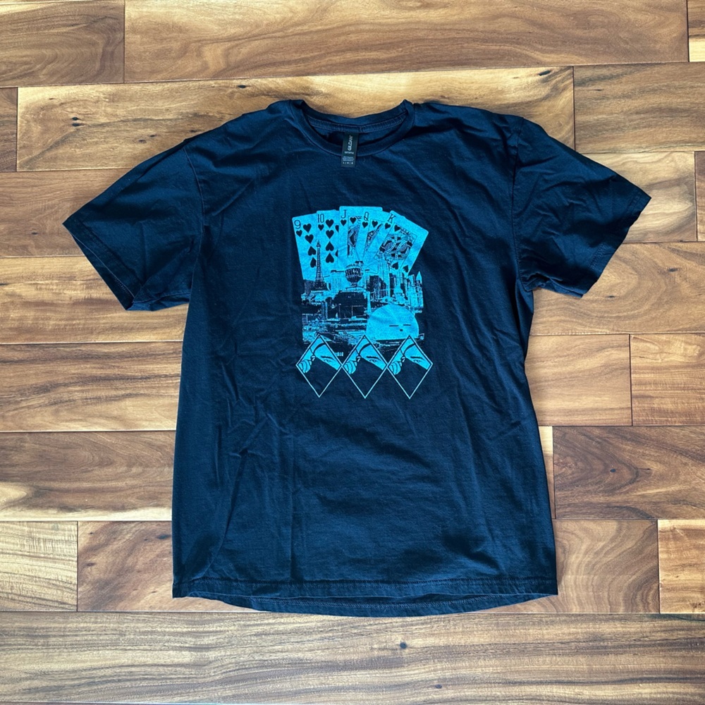 Gildan Vegas Graphic Tee size Large